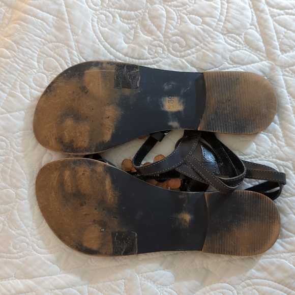 Italian Flower Sandals in Two toned Leather. - Picture 3 of 9